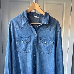NWOT Gap Denim Button-Up Shirt